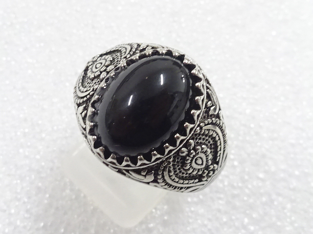 JAPANESE KIMONO / ANTIQUE COLORED STONE RING (SIZE 25.5)